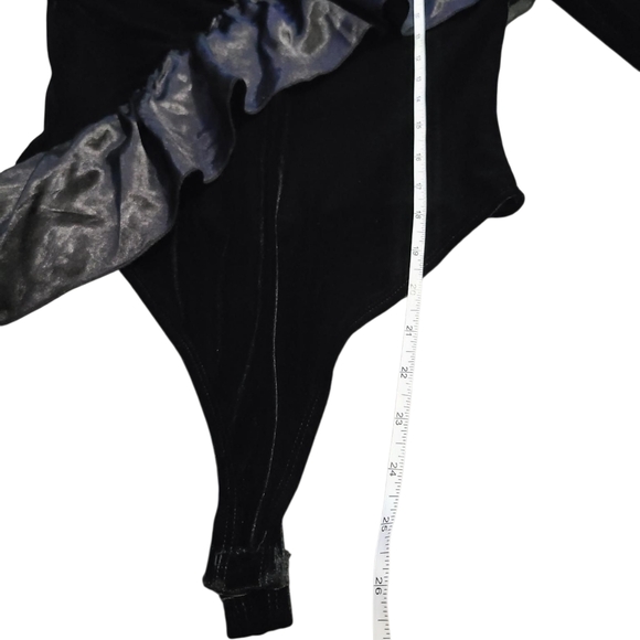RIVER ISLAND Black Velvet Bodysuit 6 - Picture 7 of 15